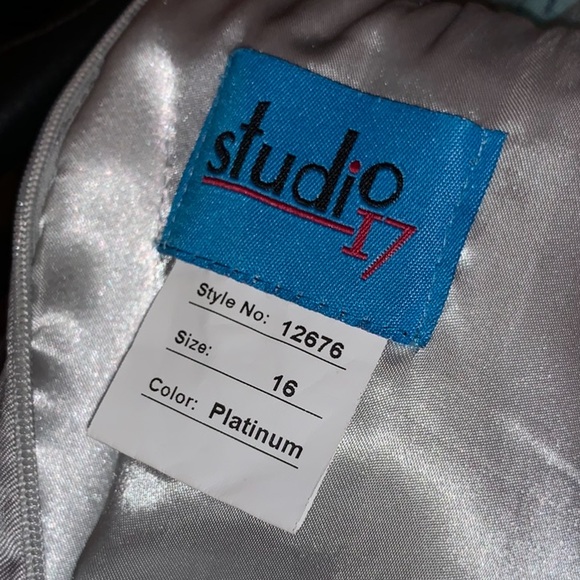 Sparkling Diamond Dress - Picture 5 of 8